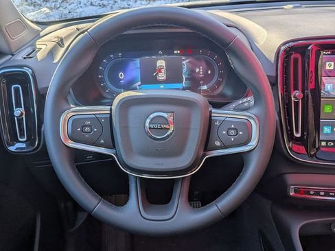 Certified 2023 Volvo XC40 B5 Plus image 14