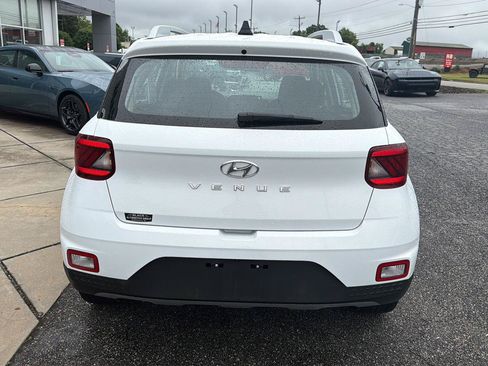 Used 2021 Hyundai Venue SEL w/ Premium Package FWD image 11