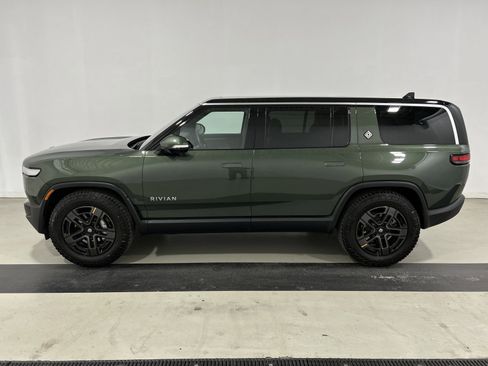 Used 2024 Rivian R1S Adventure AWD/4WD image 2