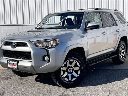 Used 2018 Toyota 4Runner TRD Off-Road image 2