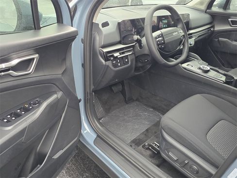 New 2026 Kia Sportage S image 9