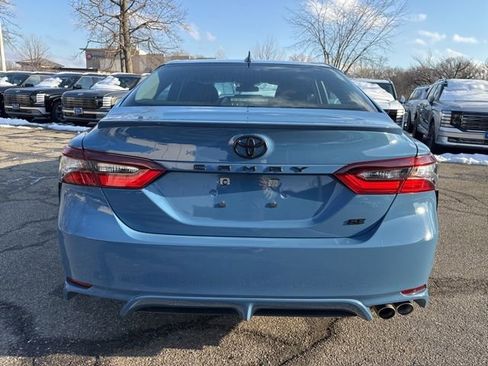 Used 2024 Toyota Camry SE image 19