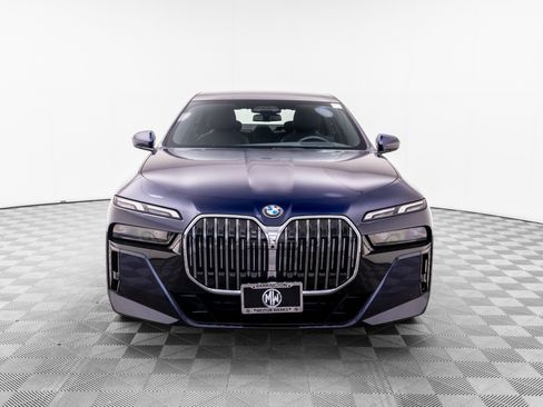 Certified 2023 BMW 760i xDrive AWD/4WD image 9
