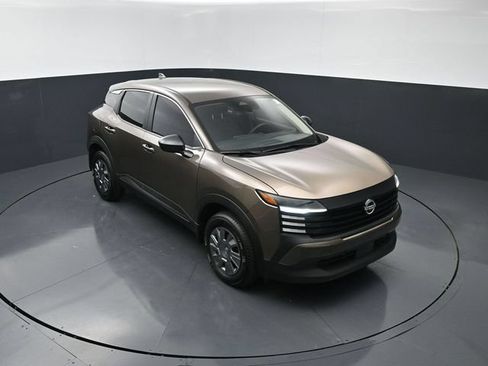 Used 2025 Nissan Kicks S w/ Interior Electronics Package FWD image 25