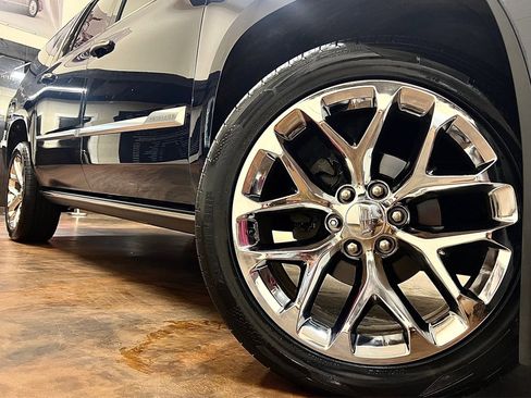 Used 2018 Cadillac Escalade ESV Premium Luxury AWD/4WD image 47