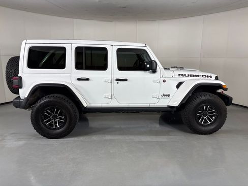 Used 2024 Jeep Wrangler Unlimited Rubicon AWD/4WD image 9