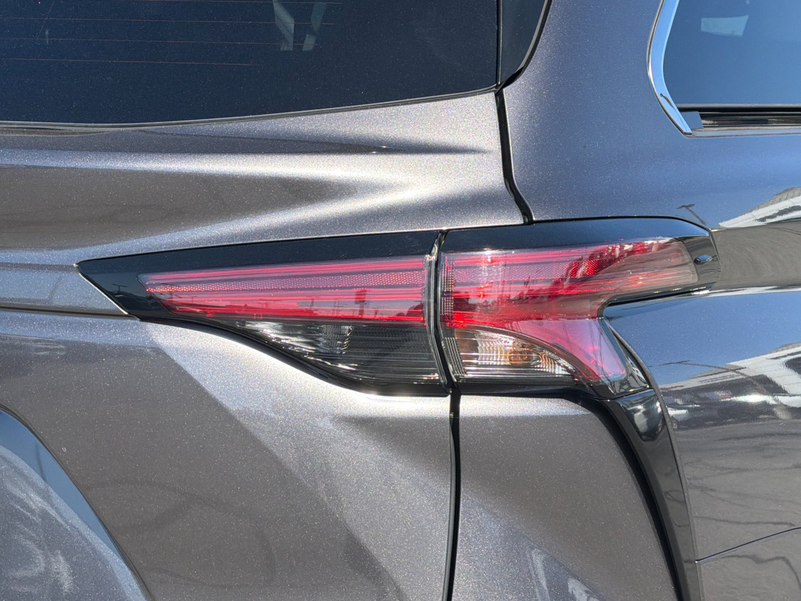 Used 2022 Toyota Sienna XLE FWD image 39