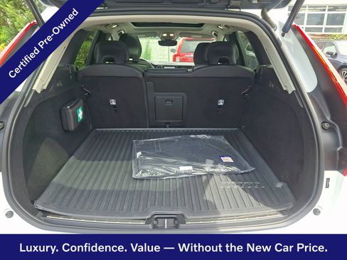 Certified 2024 Volvo XC60 B5 Plus w/ Protection Package Premier AWD/4WD image 29