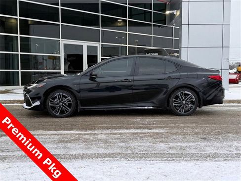 Used 2025 Toyota Camry XSE image 6