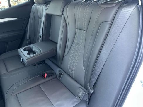 Used 2024 Buick Envision Avenir AWD/4WD image 33