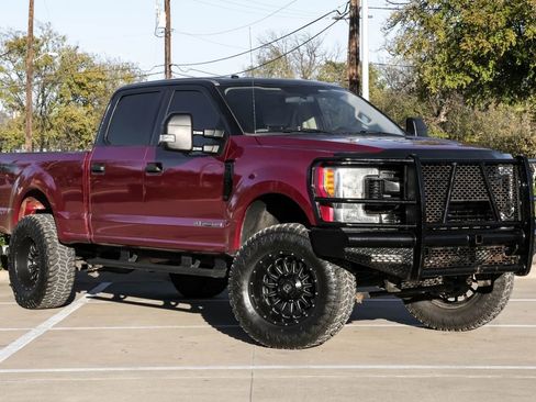 Used 2017 Ford F250 XLT w/ XLT Value Package image 8