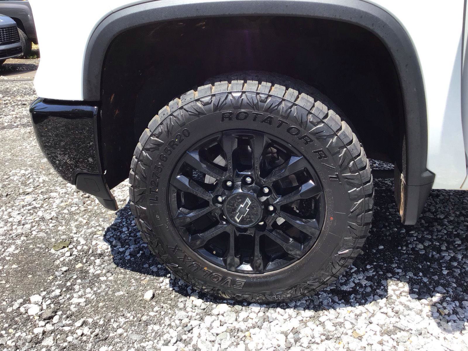 Used 2025 Chevrolet Silverado 2500 LT w/ Trail Boss Package AWD/4WD image 9
