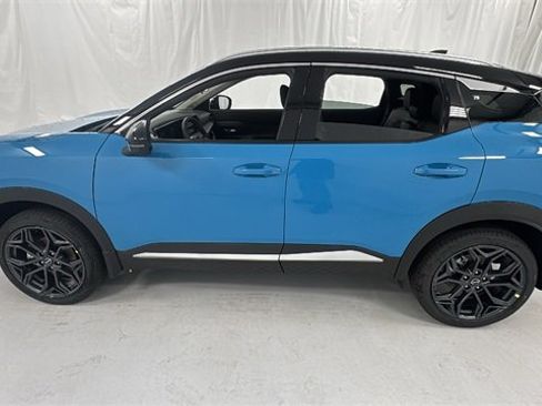 New 2026 Nissan Kicks SR w/ Cold Weather Package image 6