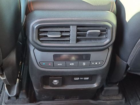 Used 2023 Honda Pilot TrailSport image 25