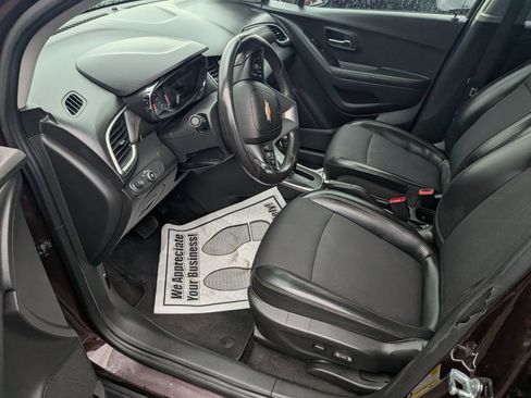 Used 2021 Chevrolet Trax LT w/ Driver Confidence Package FWD image 11
