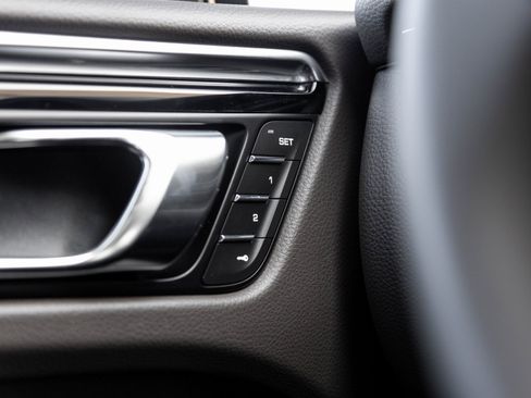 Used 2026 Porsche Macan image 18