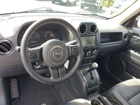 Used 2016 Jeep Patriot High Altitude AWD/4WD image 8