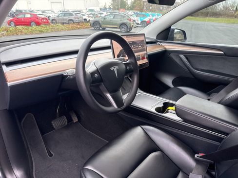 Used 2024 Tesla Model Y Long Range image 14