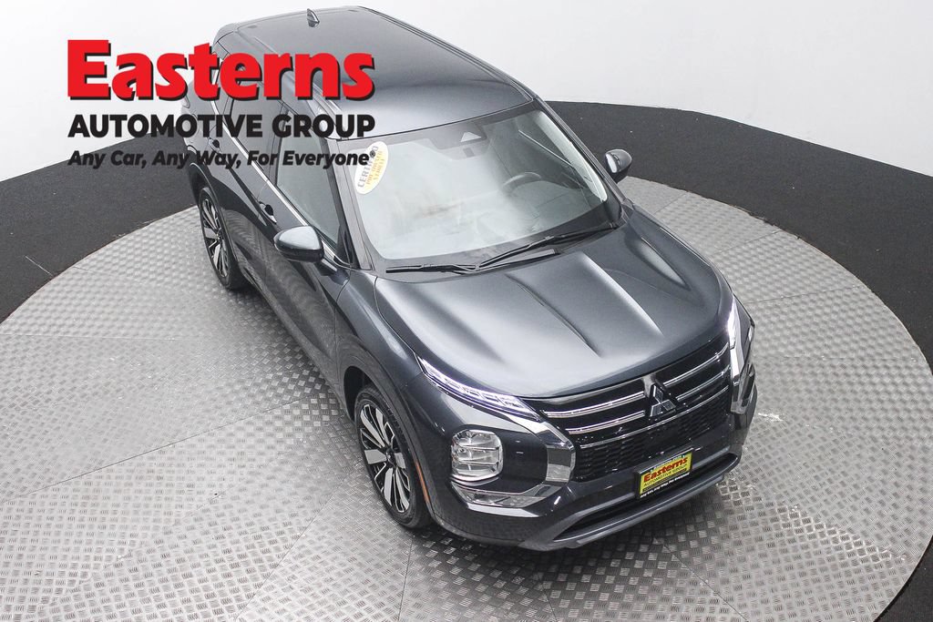 Used 2025 Mitsubishi Outlander SE AWD/4WD image 4