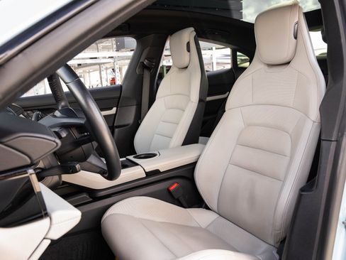 Certified 2022 Porsche Taycan 4S image 5