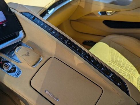 Used 2021 Chevrolet Corvette Stingray Premium Conv w/ Z51 Performance Package image 24