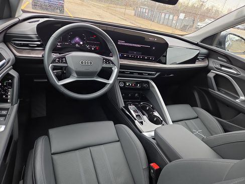 Used 2025 Audi Q5 Premium Plus w/ Premium Plus image 8