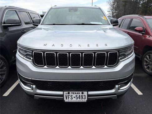 Used 2024 Jeep Wagoneer L Series II w/ Flexible Seating Group image 2