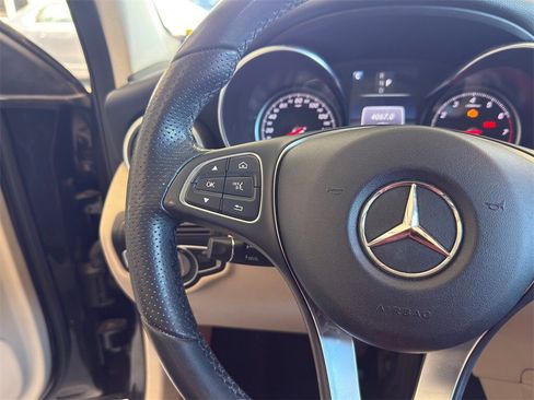 Used 2017 Mercedes-Benz GLC 300 image 13
