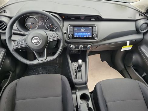 New 2025 Nissan Kicks Play S image 18