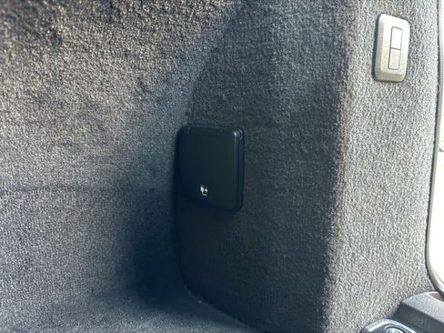 Used 2018 Land Rover Range Rover Sport HSE image 39