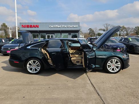 Used 2018 Jaguar XJ L Portfolio image 12