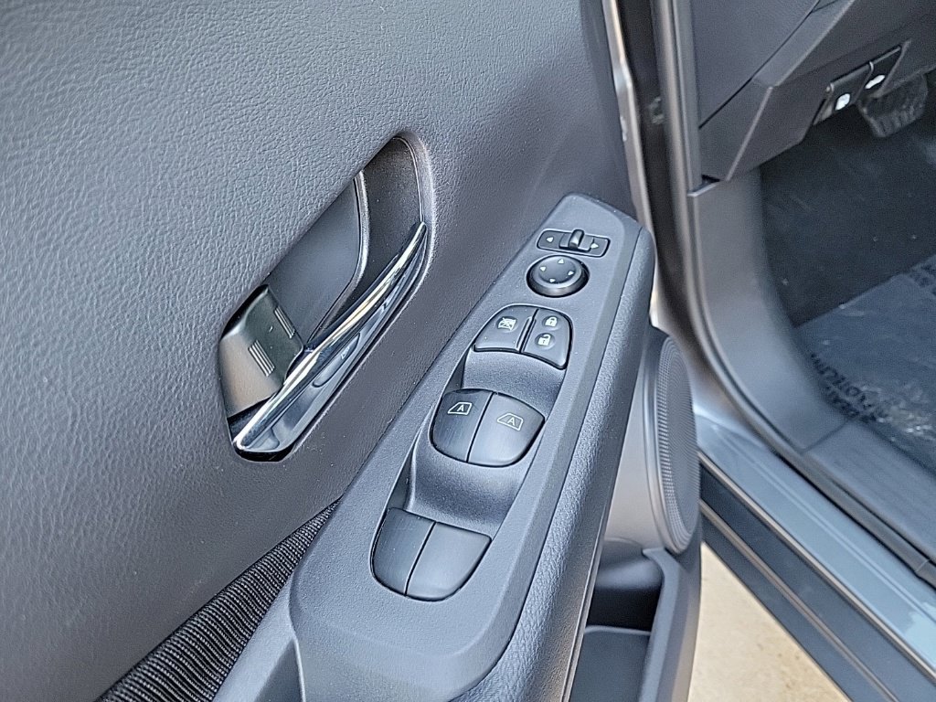 Used 2023 Nissan Kicks SV FWD image 27