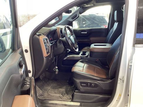 Used 2022 Chevrolet Silverado 1500 High Country w/ Technology Package image 6
