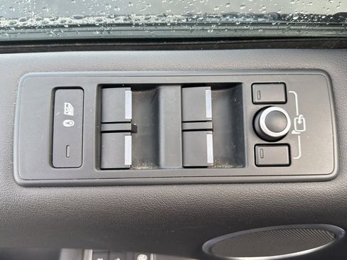 Used 2017 Land Rover Range Rover Sport SE image 20