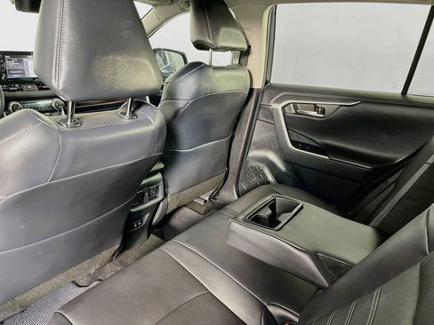 Used 2019 Toyota RAV4 Limited w/ Cold Weather Package FWD image 32