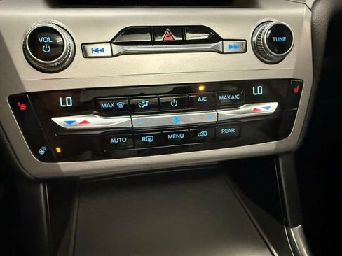 Used 2021 Ford Explorer XLT w/ Equipment Group 202A image 25