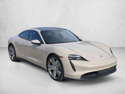 Used 2021 Porsche Taycan image 3