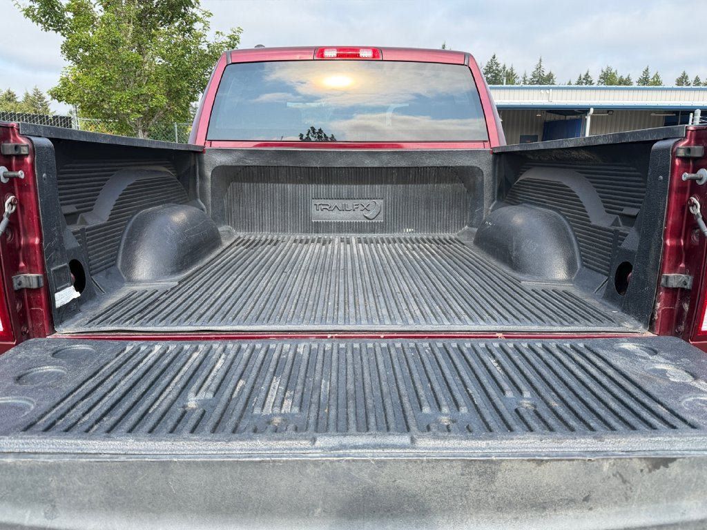 Used 2022 RAM 1500 Classic SLT AWD/4WD image 23