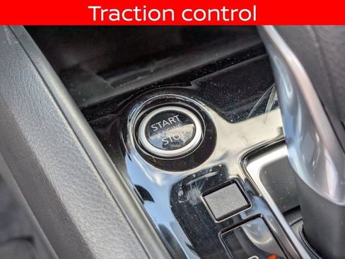 Used 2025 Nissan Versa SR w/ Trunk Package FWD image 21
