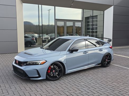 Used 2025 Honda Civic Type R image 1