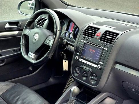 Used 2008 Volkswagen GTI 2-Door image 17