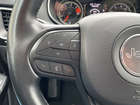 Used 2020 Jeep Cherokee Latitude Plus image 27