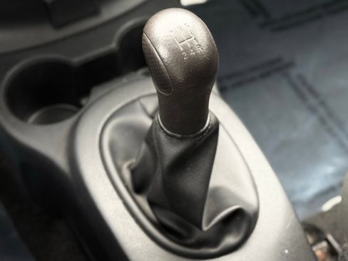 Used 2018 Nissan Versa S image 24