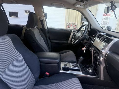 Used 2015 Toyota 4Runner SR5 AWD/4WD image 12