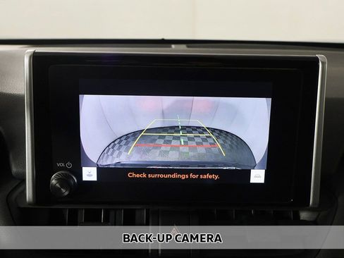Used 2024 Toyota RAV4 LE AWD/4WD image 4