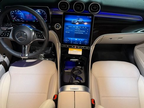 New 2026 Mercedes-Benz GLC 300 image 12