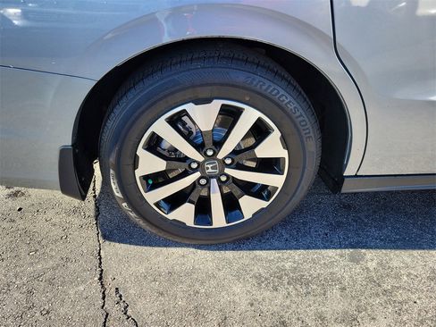 Certified 2026 Honda Odyssey EX-L image 5