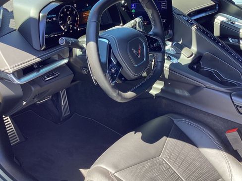 Used 2023 Chevrolet Corvette Stingray Premium Conv w/ 3LT image 19