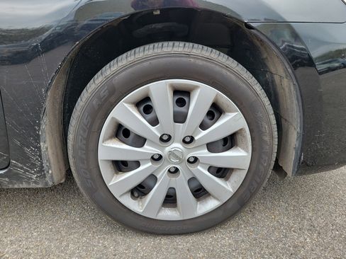 Used 2018 Nissan Sentra S image 24