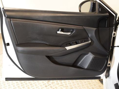 Used 2024 Nissan Sentra SR FWD image 12